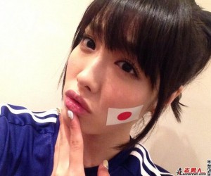 日本F杯女星今野杏南池田爱惠里应援蓝武士【图】